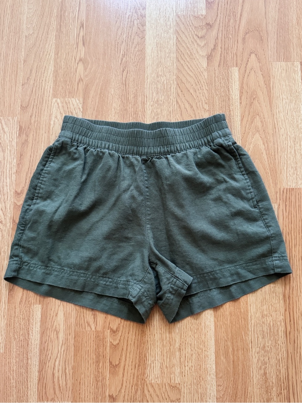 NWOT Old Navy Olive Green High-Waist Women’s Linen Shorts